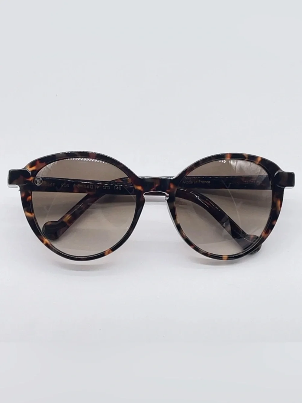 Auth Louis Vuitton tortoiseshell Z0806E 54•19 Ava Sunglasses